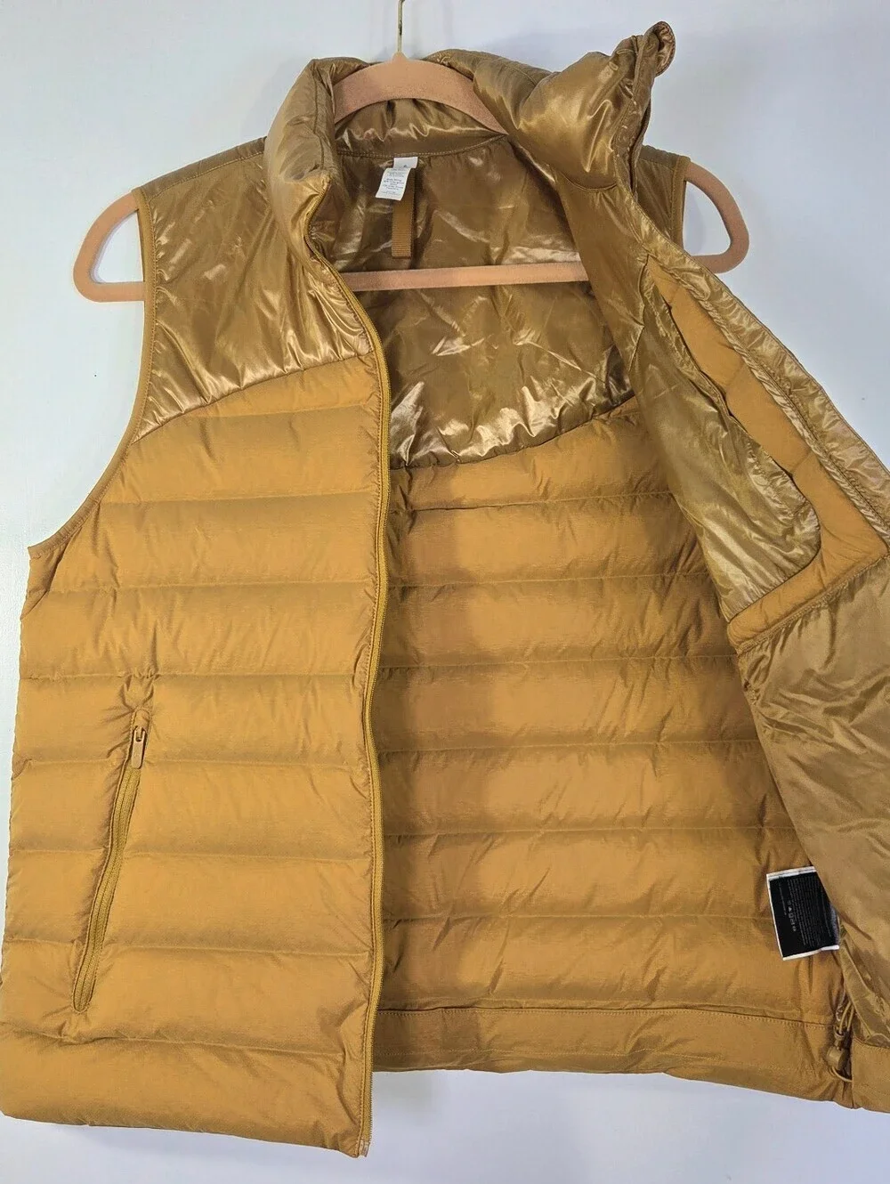 LULULEMON ATHLETICA NAVIGATION STRETCH DOWN QUILTED PUFFER VEST.
